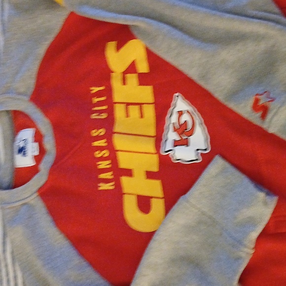 Chiefs Sweatshirt - Picture 4 of 8